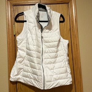 Tangerine Puffer Vest in White size XL